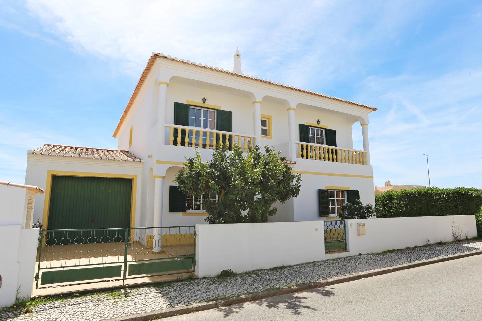 U - Casa Quinta Estacao Pensión *
